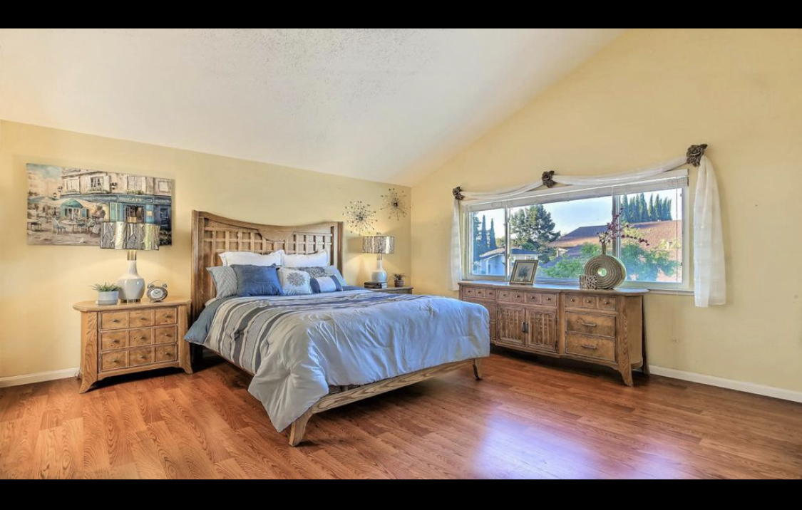 Bedroom before renovation