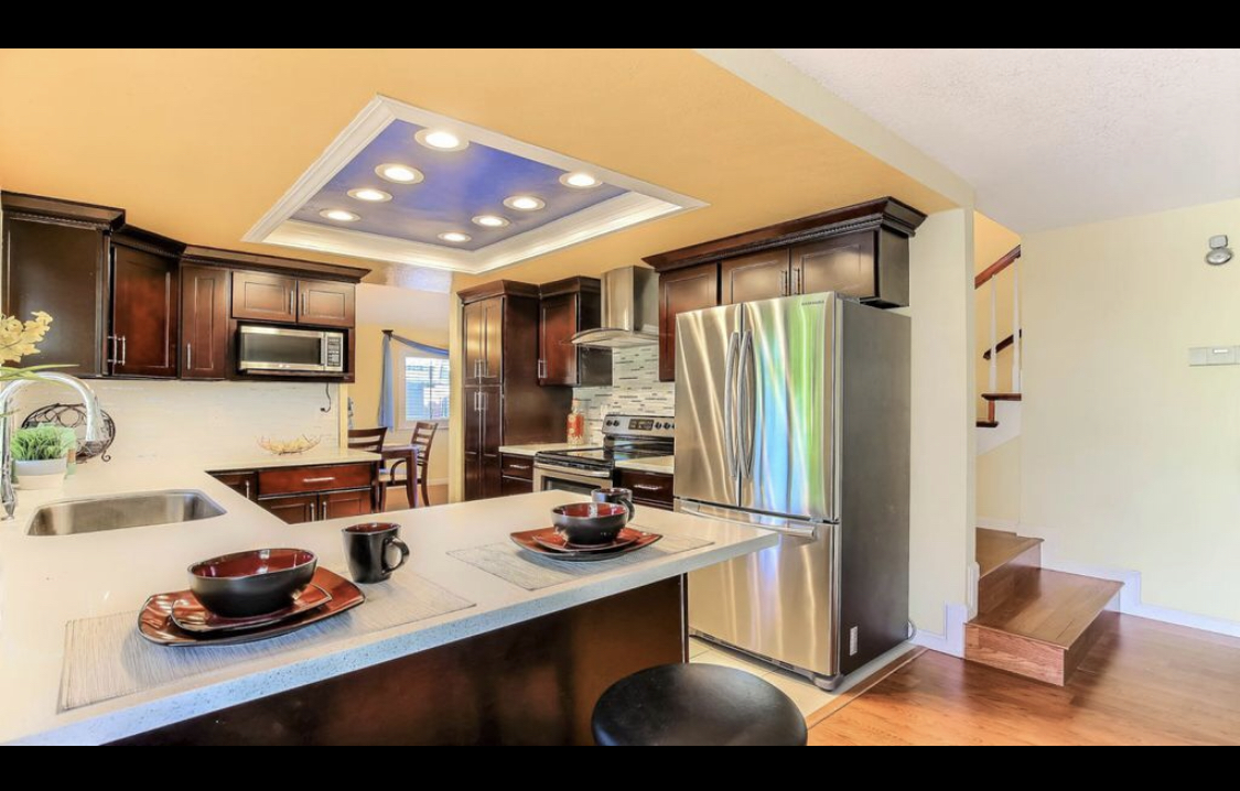 Kitchen before renovation